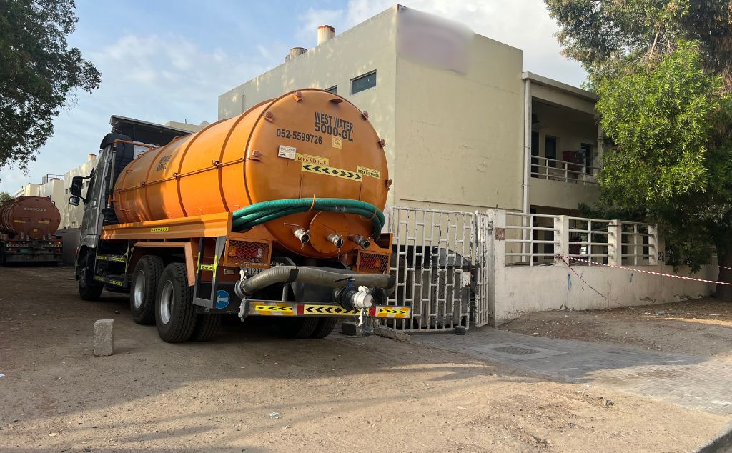 sewage water removal tanker services in Dubai